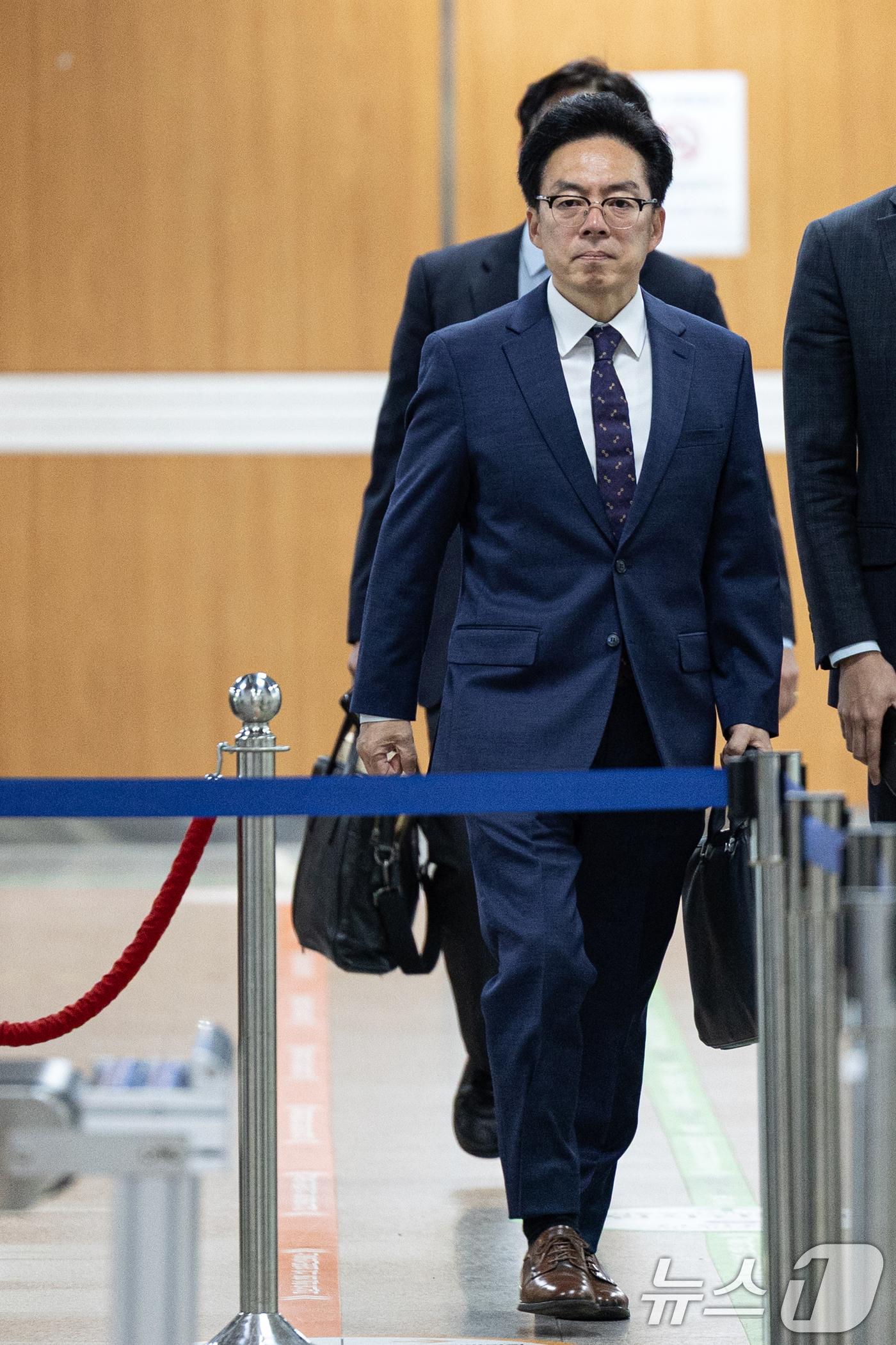 (서울=뉴스1) 이승배 기자 = '12·3 비상계엄' 사태 관련 내란중요임무종사 등 혐의로 기소된 윤승영 전 경찰청 국가수사본부 수사기획조정관이 29일 오전 서울 서초구 서울중앙지 …