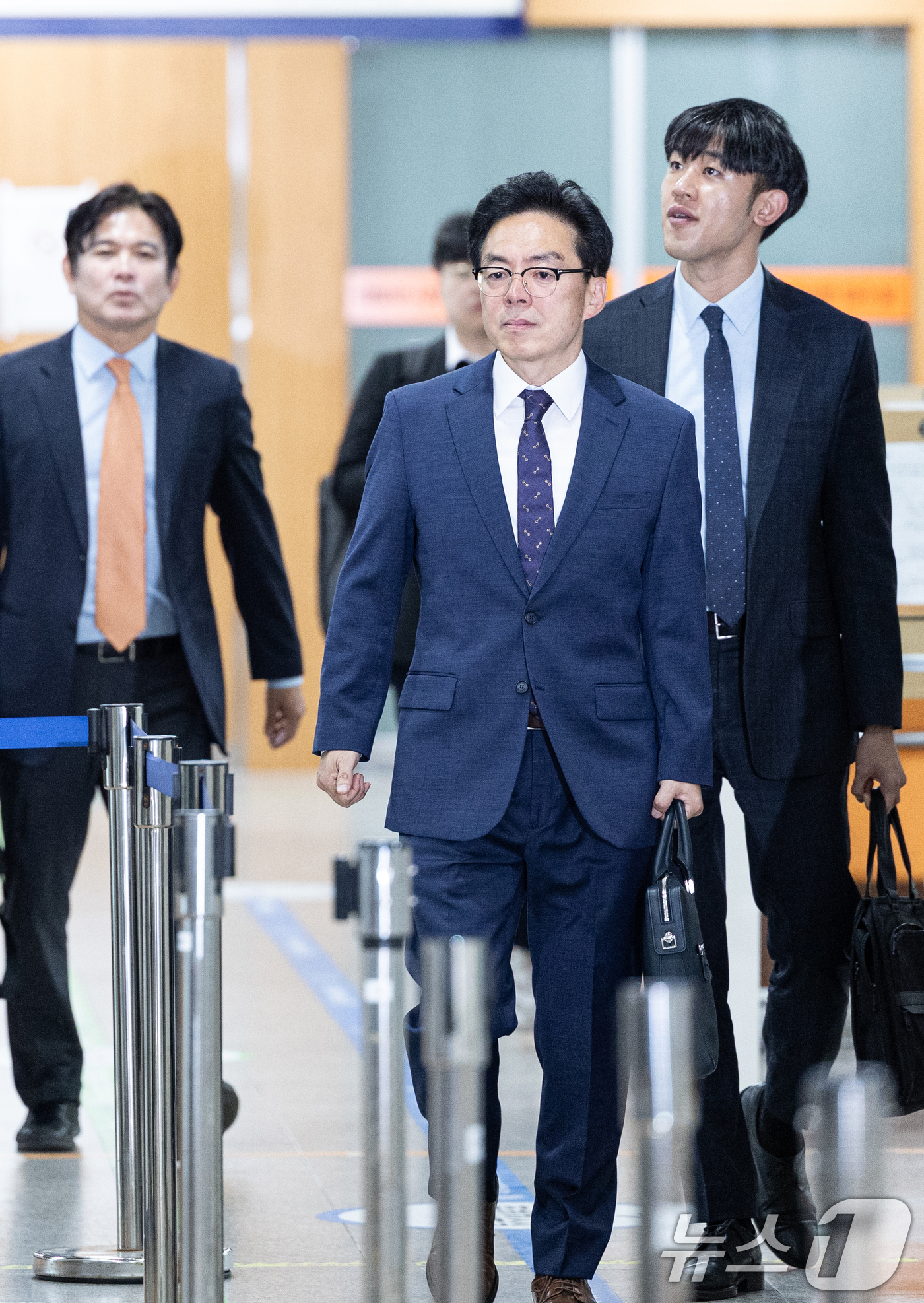 (서울=뉴스1) 이승배 기자 = '12·3 비상계엄' 사태 관련 내란중요임무종사 등 혐의로 기소된 윤승영 전 경찰청 국가수사본부 수사기획조정관이 29일 오전 서울 서초구 서울중앙지 …