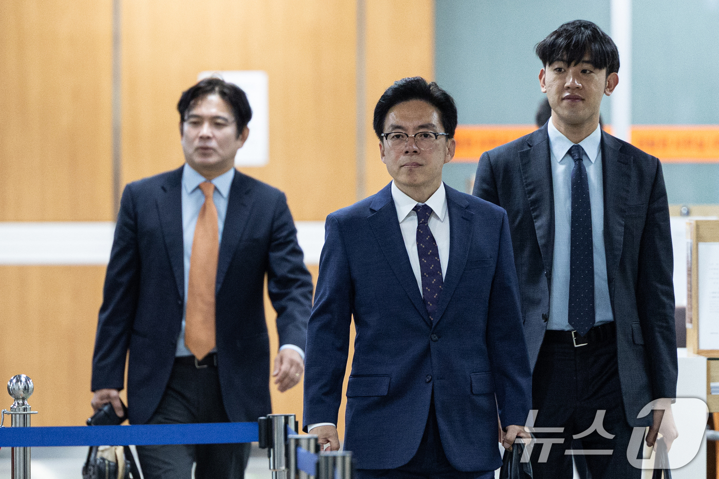 (서울=뉴스1) 이승배 기자 = '12·3 비상계엄' 사태 관련 내란중요임무종사 등 혐의로 기소된 윤승영 전 경찰청 국가수사본부 수사기획조정관이 29일 오전 서울 서초구 서울중앙지 …