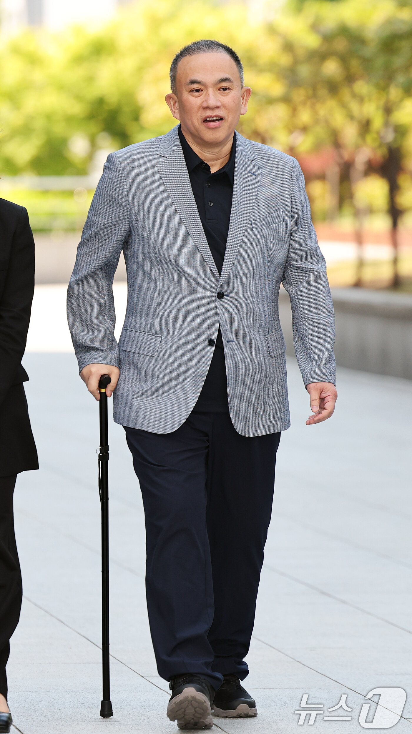 본문 이미지 - 윤석열 전 대통령 부부 공천 개입 의혹의 핵심 인물인 명태균 씨가 29일 오전 검찰 조사를 받기 위해 서울 서초구 서울고검 청사로 출석하고 있다. 2025.4.29/뉴스1 ⓒ News1 오대일 기자