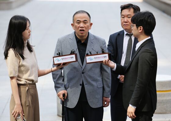 검찰, 명태균 이틀째 참고인 조사…尹부부 공천개입 의혹 조준 전망
