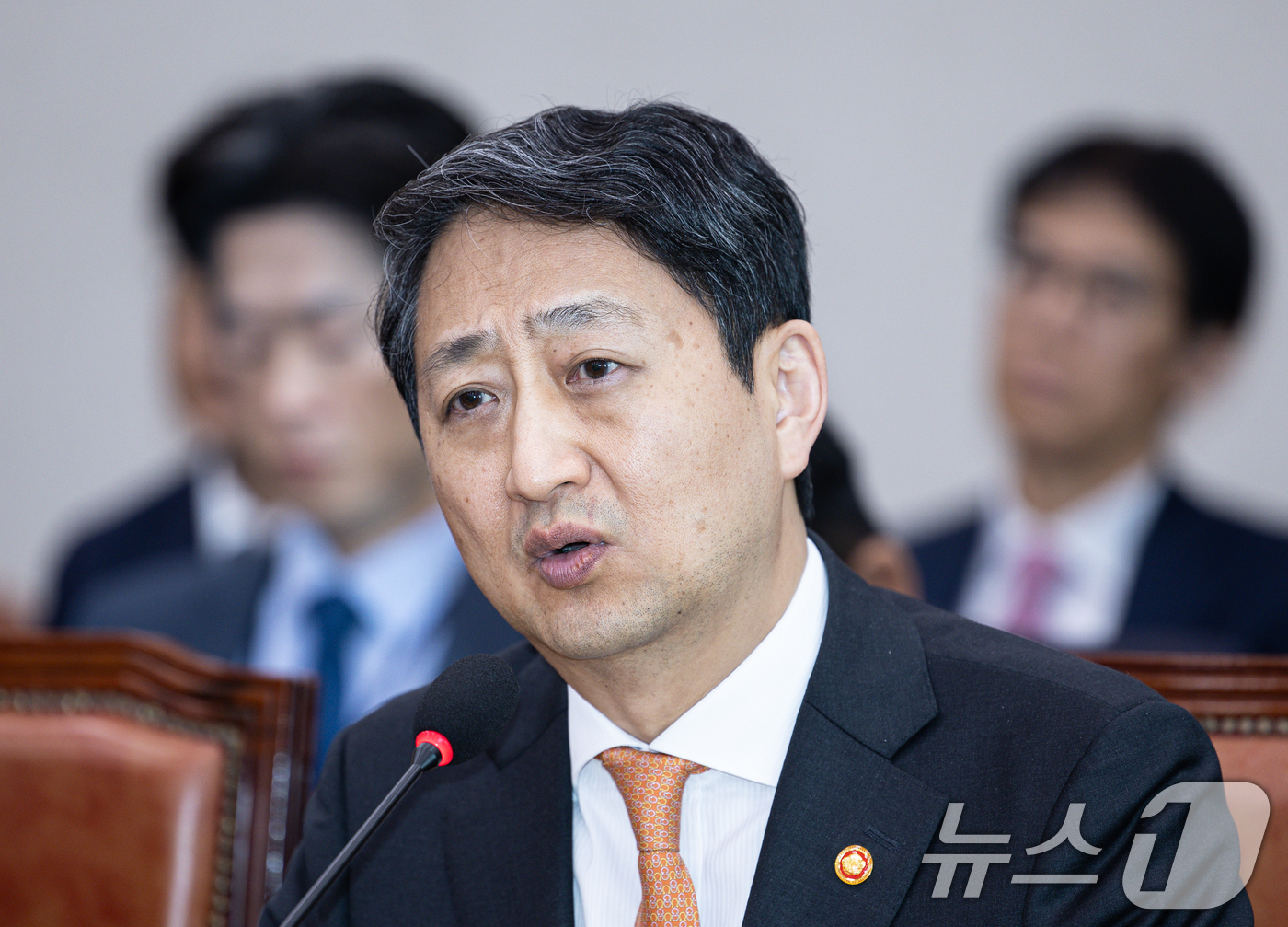 (서울=뉴스1) 이재명 기자 = 안덕근 산업통상자원부 장관이 29일 오전 서울 여의도 제424회 국회(임시회) 산업통상자원중소벤처기업위원회 제3차 전체회의에서 한미 2+2 협상 관 …