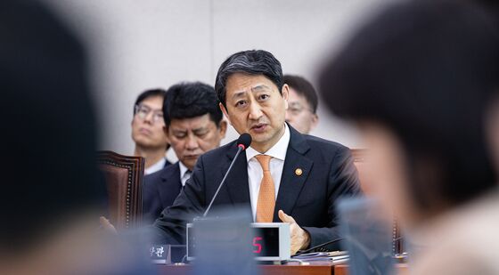 한미 관세 협상 보고하는 안덕근 장관