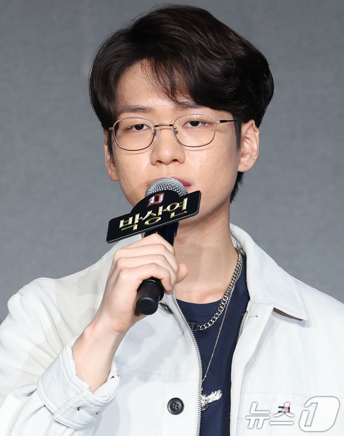 (서울=뉴스1) 권현진 기자 = 2021 국제 물리 올림피아드 금메달리스트 박상연이 29일 서울 마포구 호텔 나루 서울 엠갤러리에서 열린 넷플릭스 ‘데블스 플랜: 데스룸’ 제작발표 …