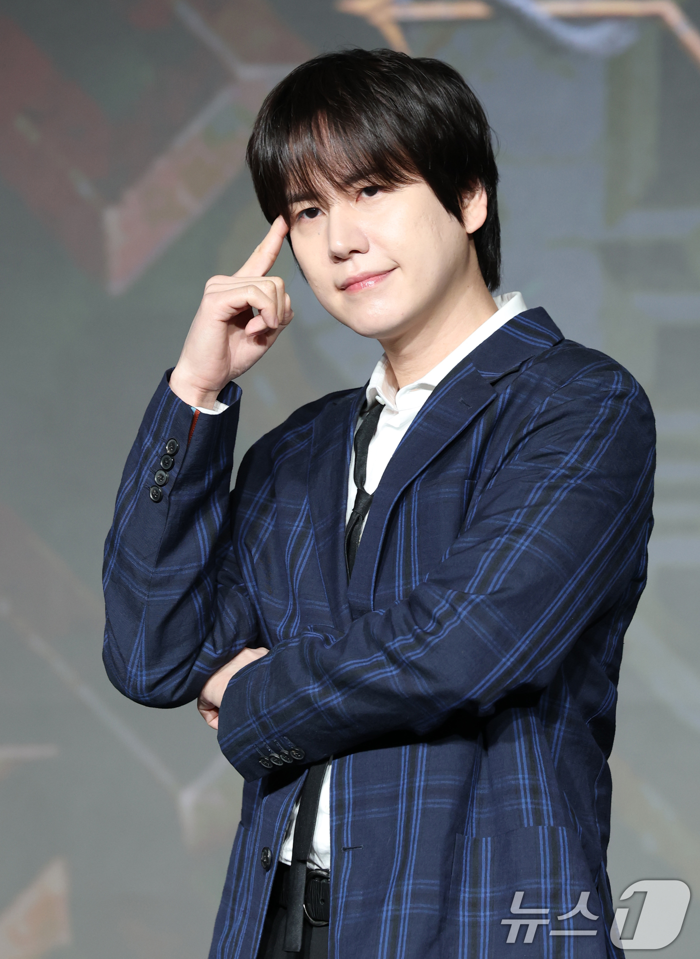 (서울=뉴스1) 권현진 기자 = 슈퍼주니어 규현이 29일 서울 마포구 호텔 나루 서울 엠갤러리에서 열린 넷플릭스 ‘데블스 플랜: 데스룸’ 제작발표회에 참석해 포즈를 취하고 있다.‘ …