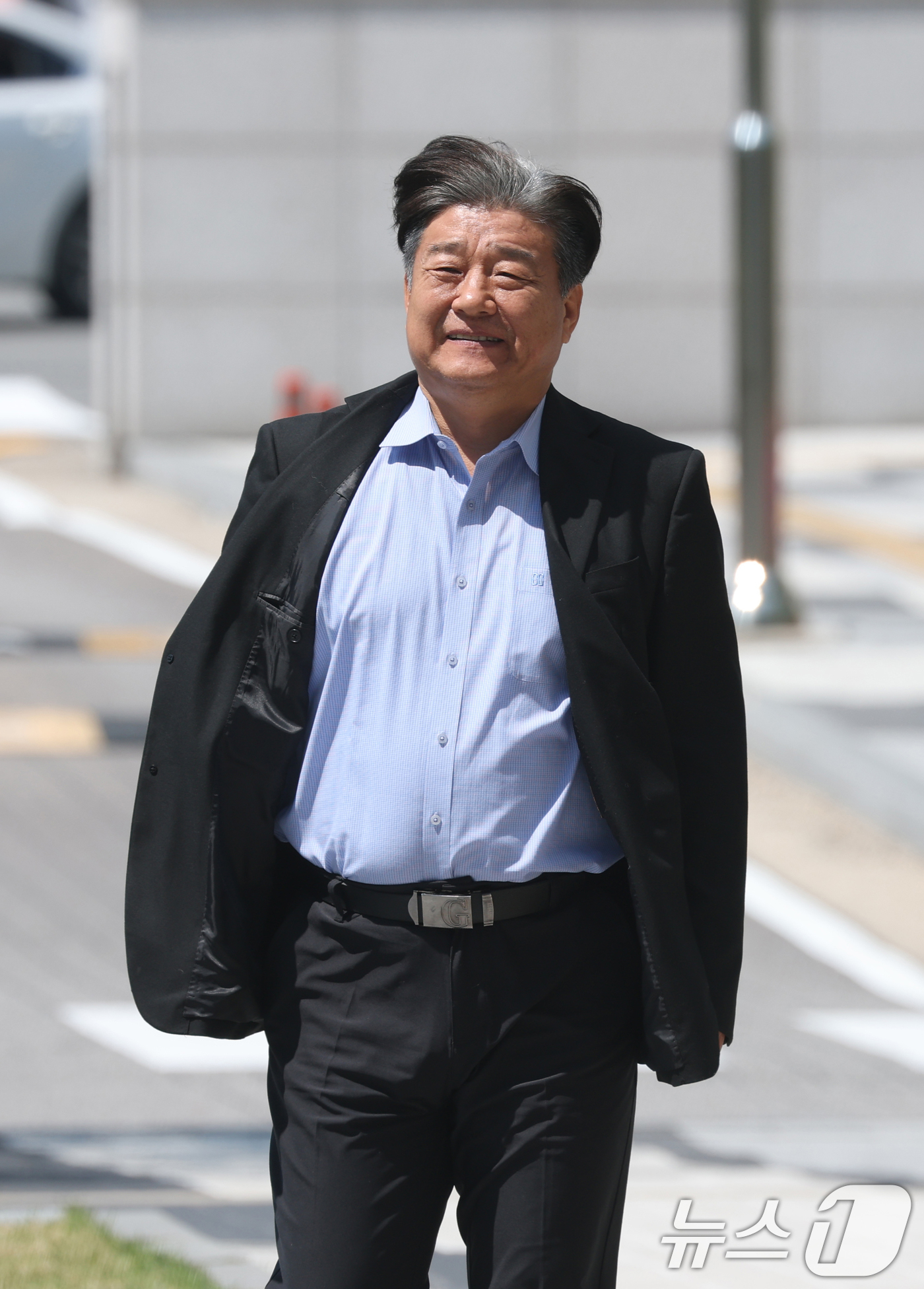 (수원=뉴스1) 김영운 기자 = '11억원 불법 대출' 의혹으로 1심에서 당선무효형을 선고받은 양문석 더불어민주당 의원(경기 안산시갑)이 29일 오후 경기 수원시 영통구 수원고등법 …