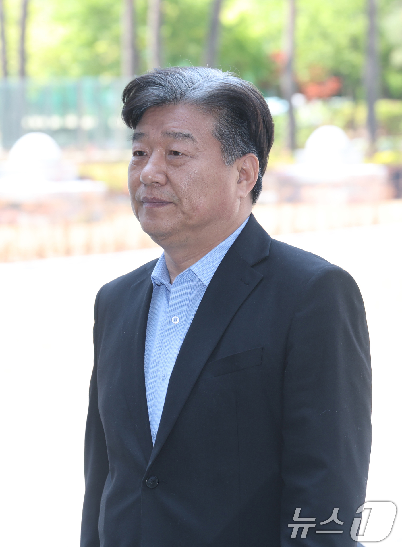 (수원=뉴스1) 김영운 기자 = '11억원 불법 대출' 의혹으로 1심에서 당선무효형을 선고받은 양문석 더불어민주당 의원(경기 안산시갑)이 29일 오후 경기 수원시 영통구 수원고등법 …