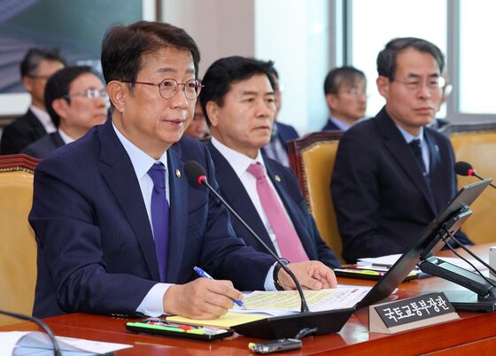 가덕도신공항 '플랜B' 현실화되나…정부 "재입찰 등 모든 옵션 검토"