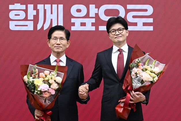 [뉴스1 PICK]'김문수·한동훈 경선 결선행 탑승'…내달 3일 대선 후보 확정