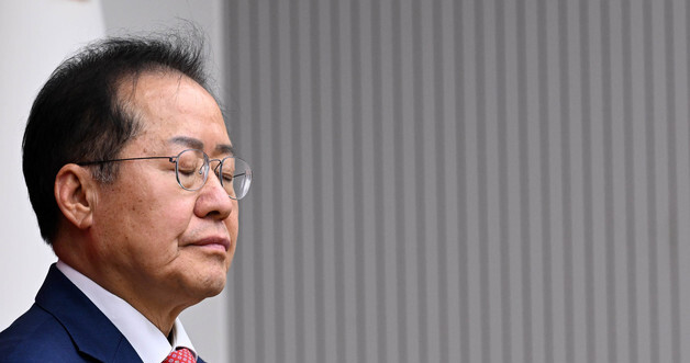 홍준표 "한 X은 계엄·두 X은 후보 강제교체로 자폭"…미국行