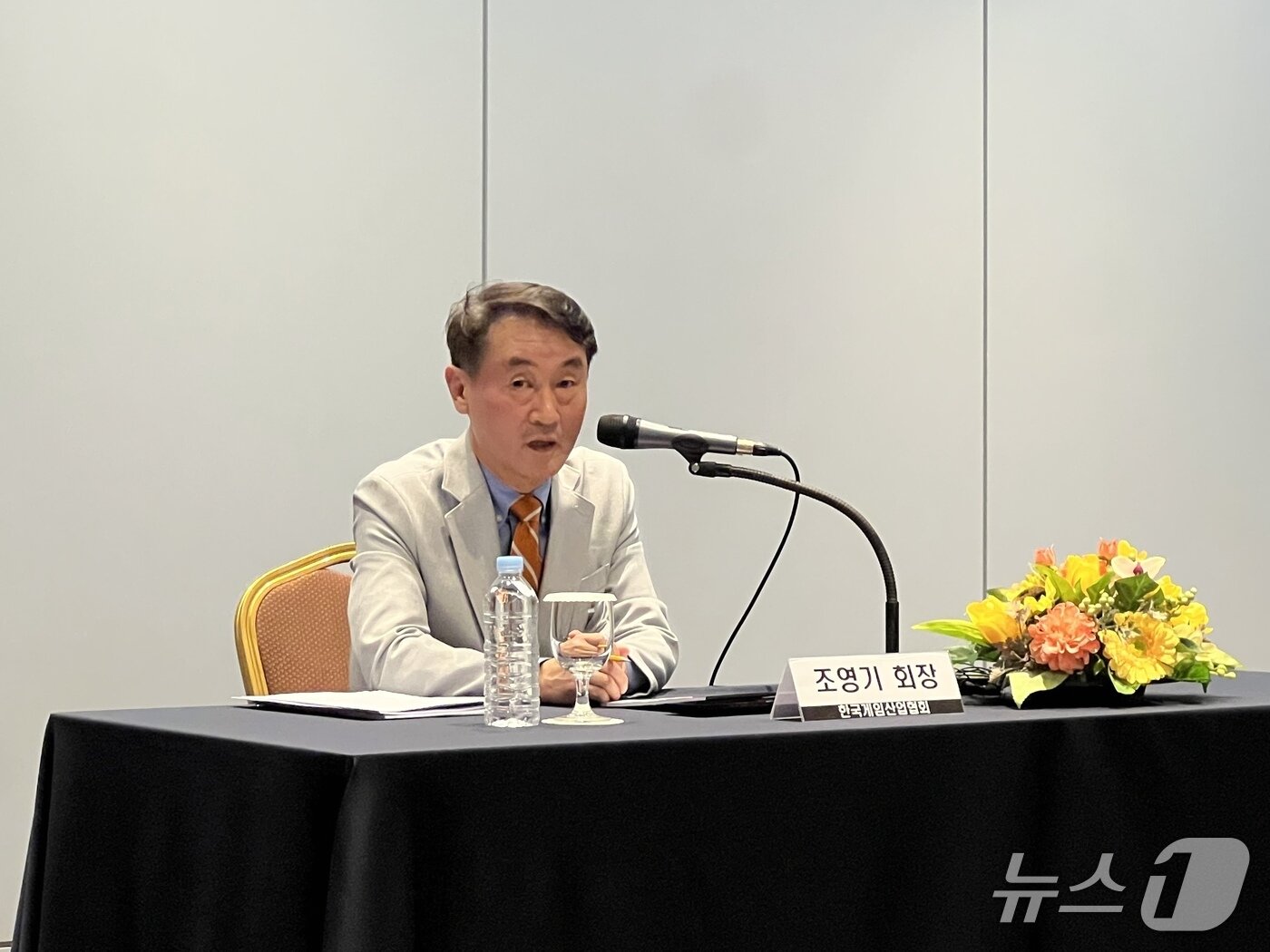 본문 이미지 - 조영기 신임 한국게임산업협회장이 29일 서울 강남구 코엑스에서 열린 취임 기자간담회에서 취재진의 질문에 답하고 있다.2025.4.29/뉴스1 ⓒ 뉴스1 김민재 기자