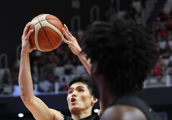 '하윤기 결승 자유투' 프로농구 KT, DB 잡고 3연패 탈출