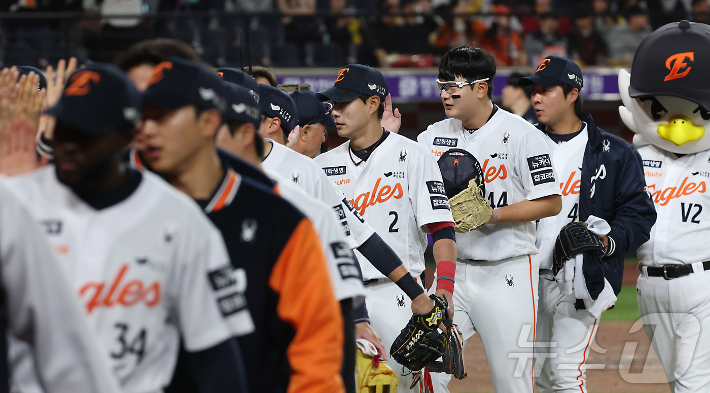 (대전=뉴스1) 김기남 기자 = 29일 대전 한화생명볼파크에서 열린 '2025 신한 SOL 뱅크 KBO리그' 프로야구 한화 이글스와 LG 트윈스 경기에서 한화가 승리, 3연승을 달 …