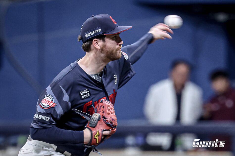 본문 이미지 - 롯데 자이언츠 투수 찰리 반즈. &#40;롯데 자이언츠 제공&#41;