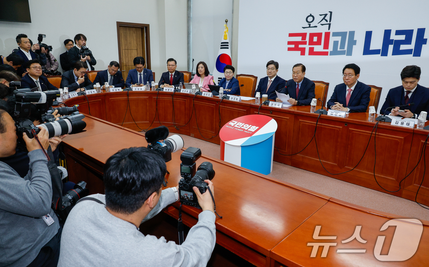 (서울=뉴스1) 안은나 기자 = 권영세 국민의힘 비상대책위원장이 3일 오전 서울 여의도 국회에서 열린 비상대책위원회의에 참석해 모두 발언하고 있다. 2025.4.3/뉴스1