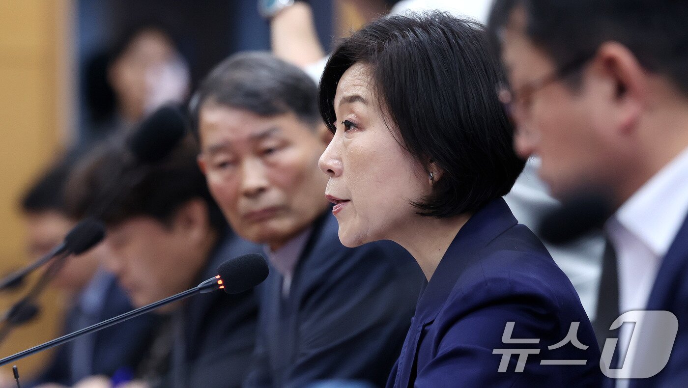 본문 이미지 - 오영주 장관이 현장간담회를 하는 모습. 2025.4.3/뉴스1 ⓒ News1 박지혜 기자