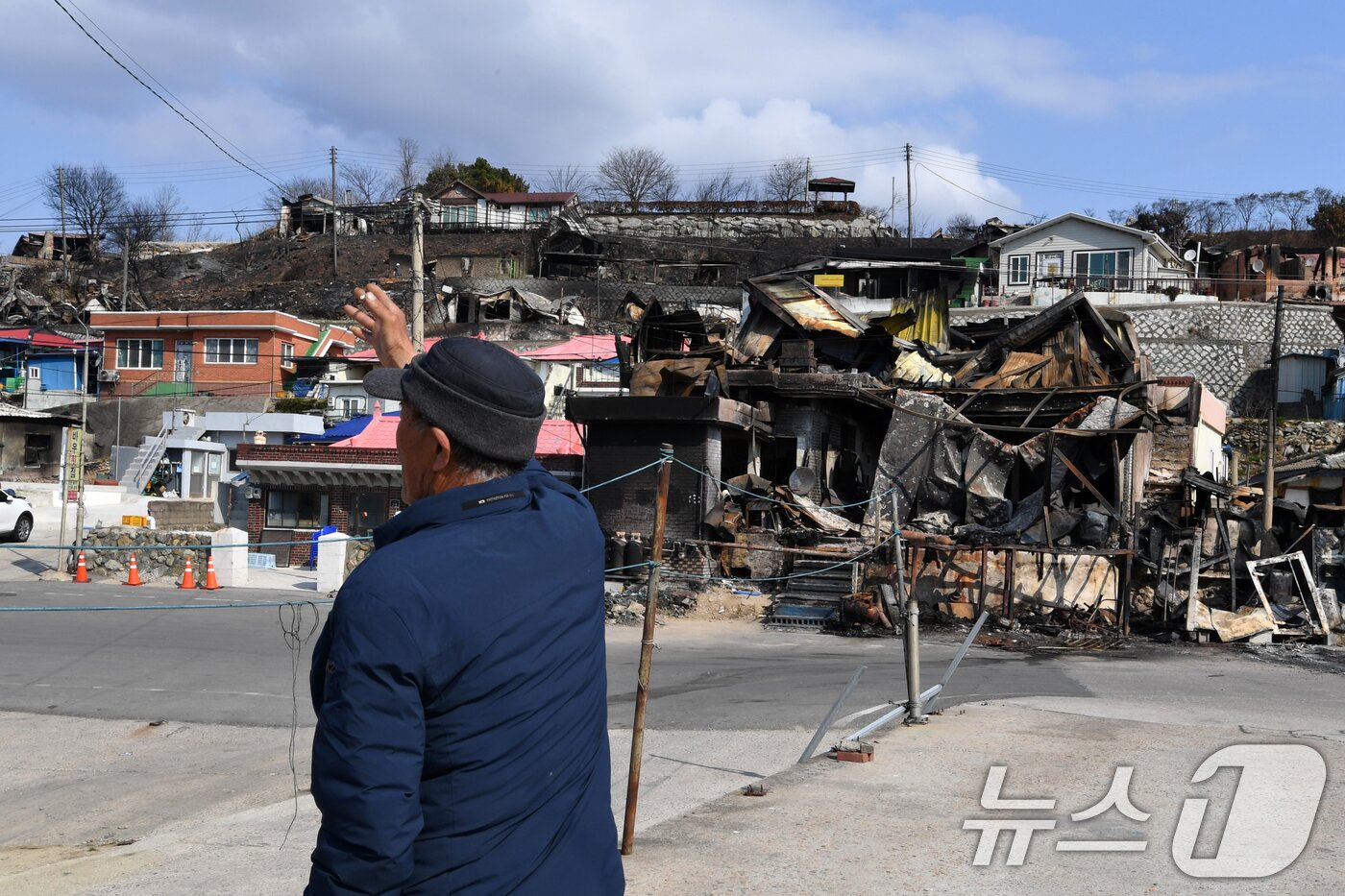 본문 이미지 - 3일 오전 산불피해지역인 경북 영덕군 노물리다. 2025.4.3/뉴스1 ⓒ News1 최창호 기자