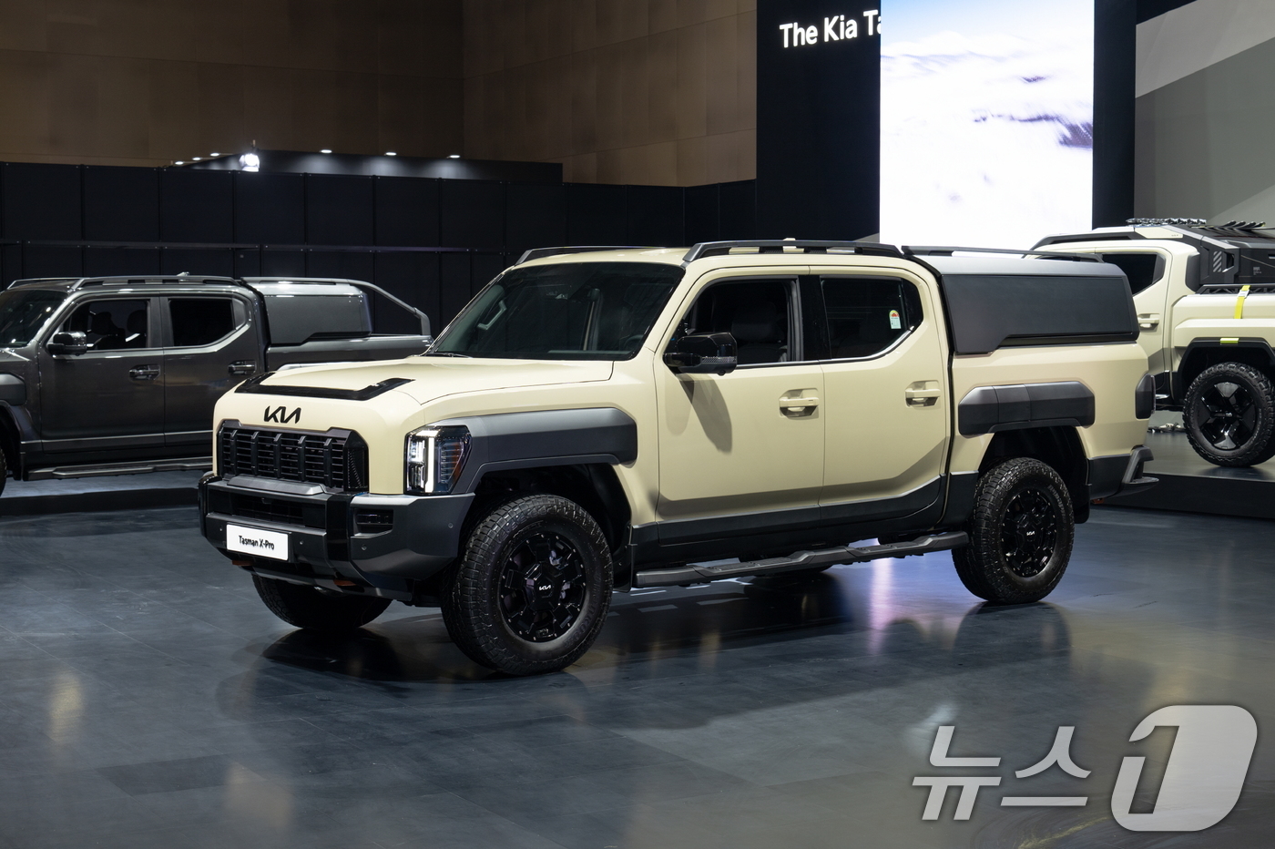 (서울=뉴스1) = 기아는 3일 '2025 서울모빌리티쇼'에서 열린 언론공개 행사에서 모빌리티 패러다임 전환을 가져올 '더 기아 PV5'를 국내 최초로 공개하고, 브랜드 첫 정통 …