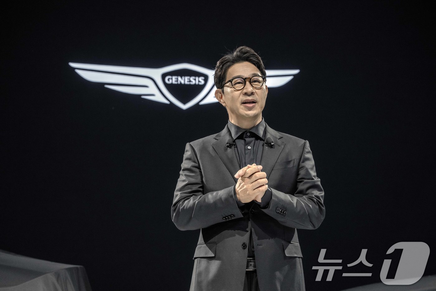 (서울=뉴스1) = 제네시스는 3일 경기도 고양시 킨텍스에서 열린 '2025 서울모빌리티쇼'에서 프레스 컨퍼런스를 통해 '엑스 그란 쿠페 콘셉트'와 '엑스 그란 컨버터블 콘셉트'를 …