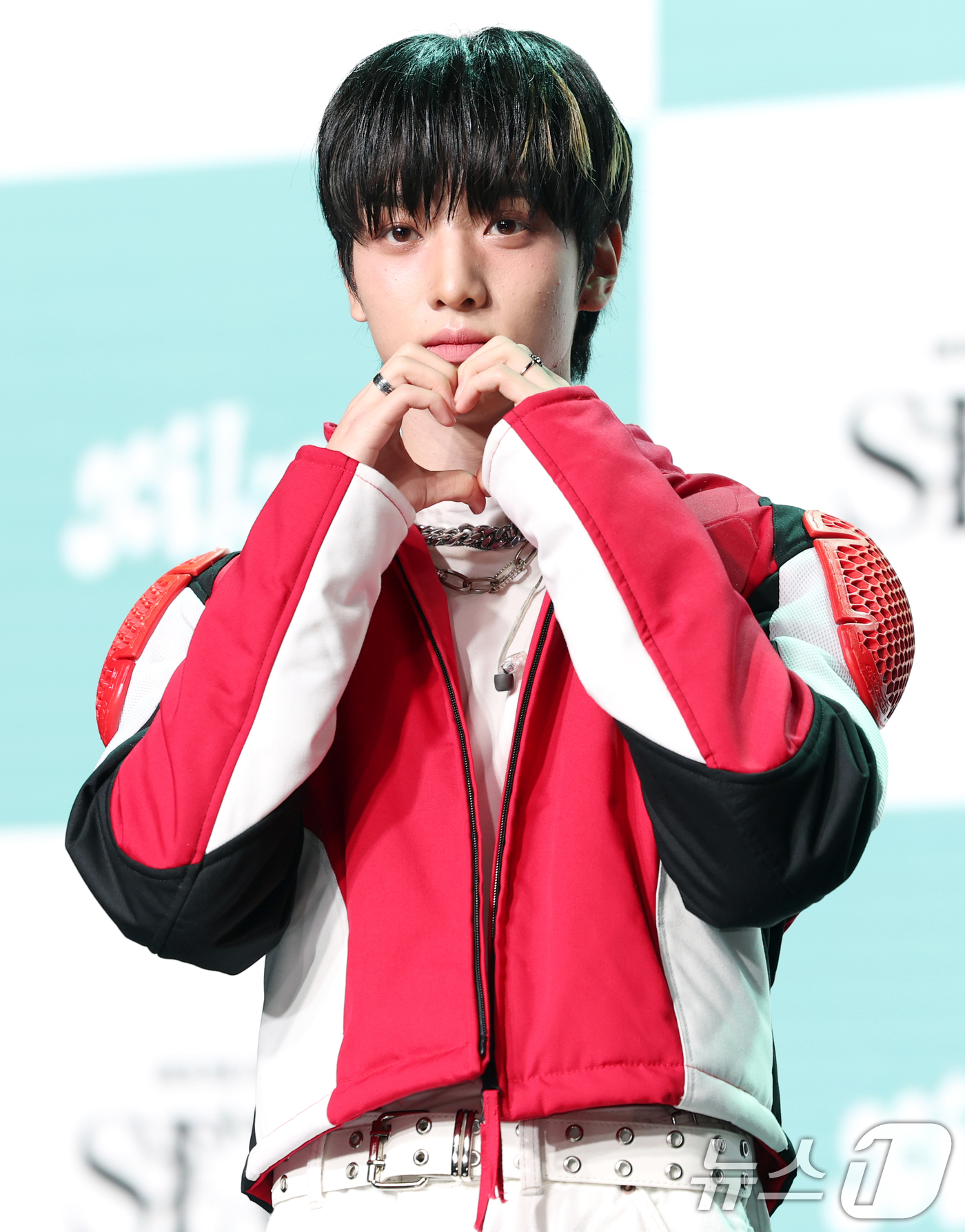 (서울=뉴스1) 권현진 기자 = 그룹 싸이커스(xikers)의 유준이 3일 서울 강남구 일지아트홀에서 가진 다섯 번째 미니 앨범 '하우스 오브 트리키 : 스퍼(HOUSE OF TR …