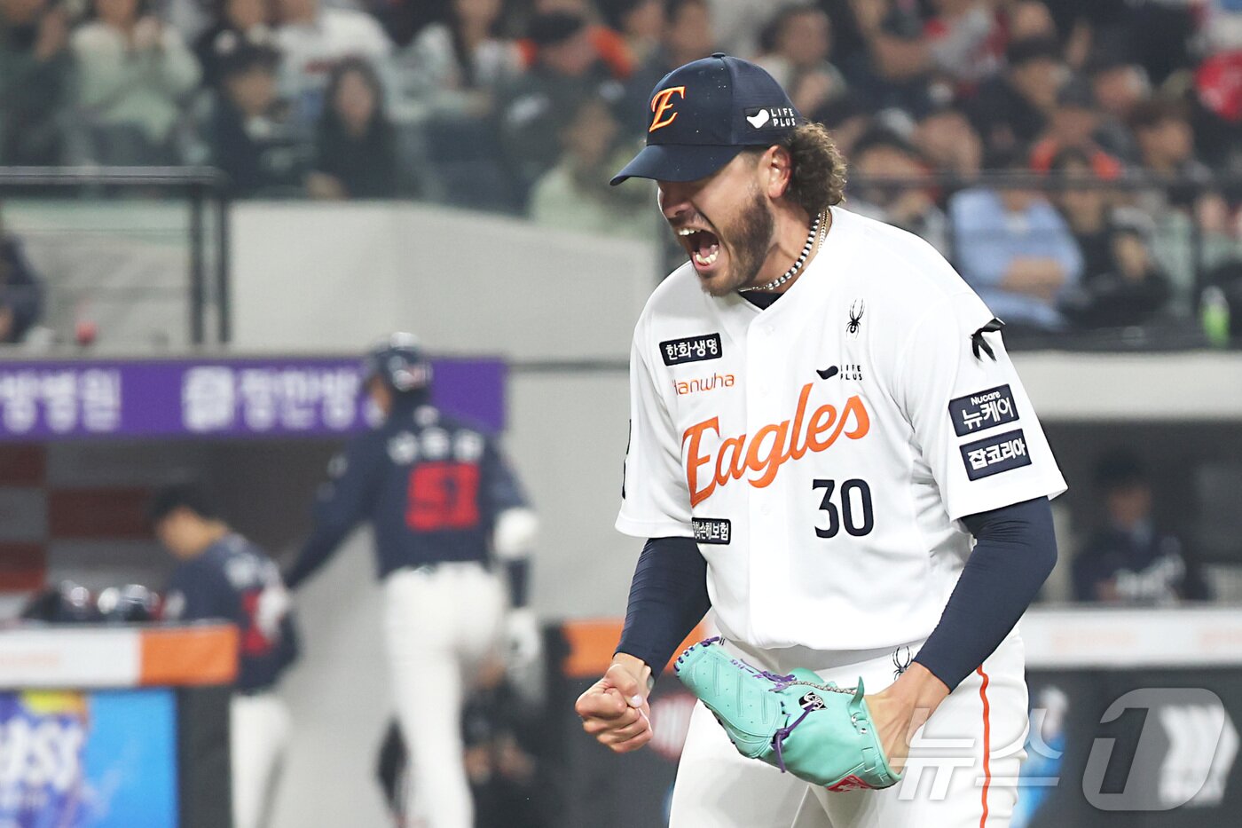 본문 이미지 - 포효하는 한화 이글스 외국인 투수 코디 폰세. 2025.4.3/뉴스1 ⓒ News1 김기남 기자