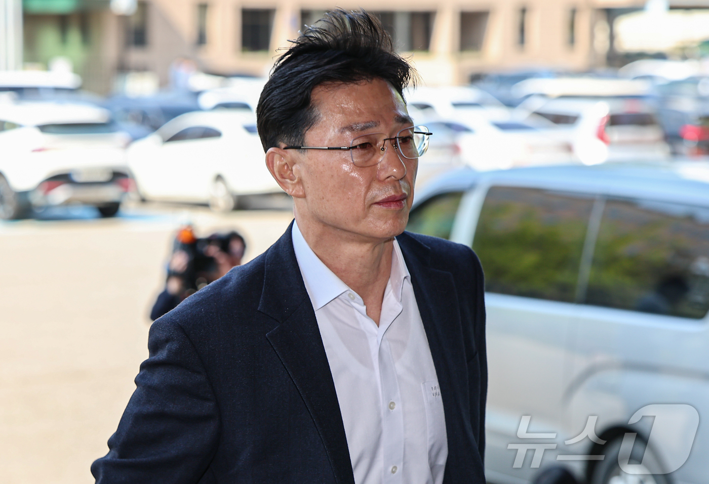 (과천=뉴스1) 김도우 기자 = 임성근 전 해병대 1사단장이 해병대 채상병 순직사건 외압 의혹 관련 수사 포렌식 참관을 위해 30일 경기 과천 고위공직자범죄수사처(공수처)에 들어가 …