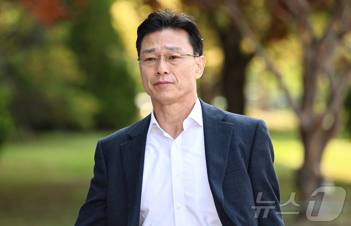 (과천=뉴스1) 김도우 기자 = 임성근 전 해병대 1사단장이 해병대 채상병 순직사건 외압 의혹 관련 수사 포렌식 참관을 위해 30일 경기 과천 고위공직자범죄수사처(공수처)에 들어가 …