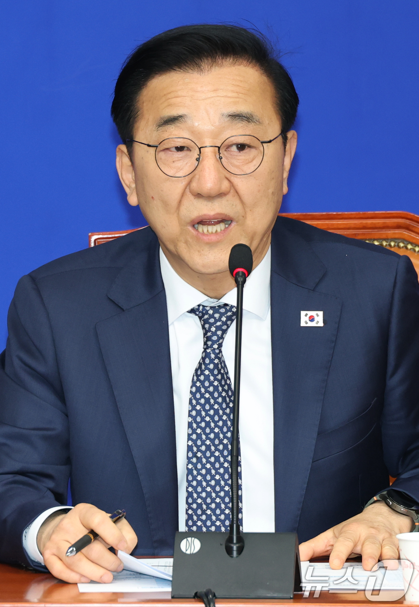 (서울=뉴스1) 이광호 기자 = 김윤덕 더불어민주당 사무총장이 30일 오전 서울 여의도 국회에서 중앙선거대책위원회 구성 발표를 하고 있다.총괄선대위원장은 윤여준 전 환경부 장관과 …