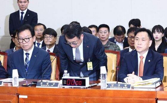 '법에 없어서' 유심 정보 암호화 안한 SKT…"반성한다"(종합2보)