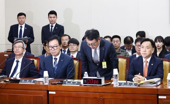 국회, 'SKT 해킹' 최태원 회장 증인 출석 추진…"안나오면 청문회"