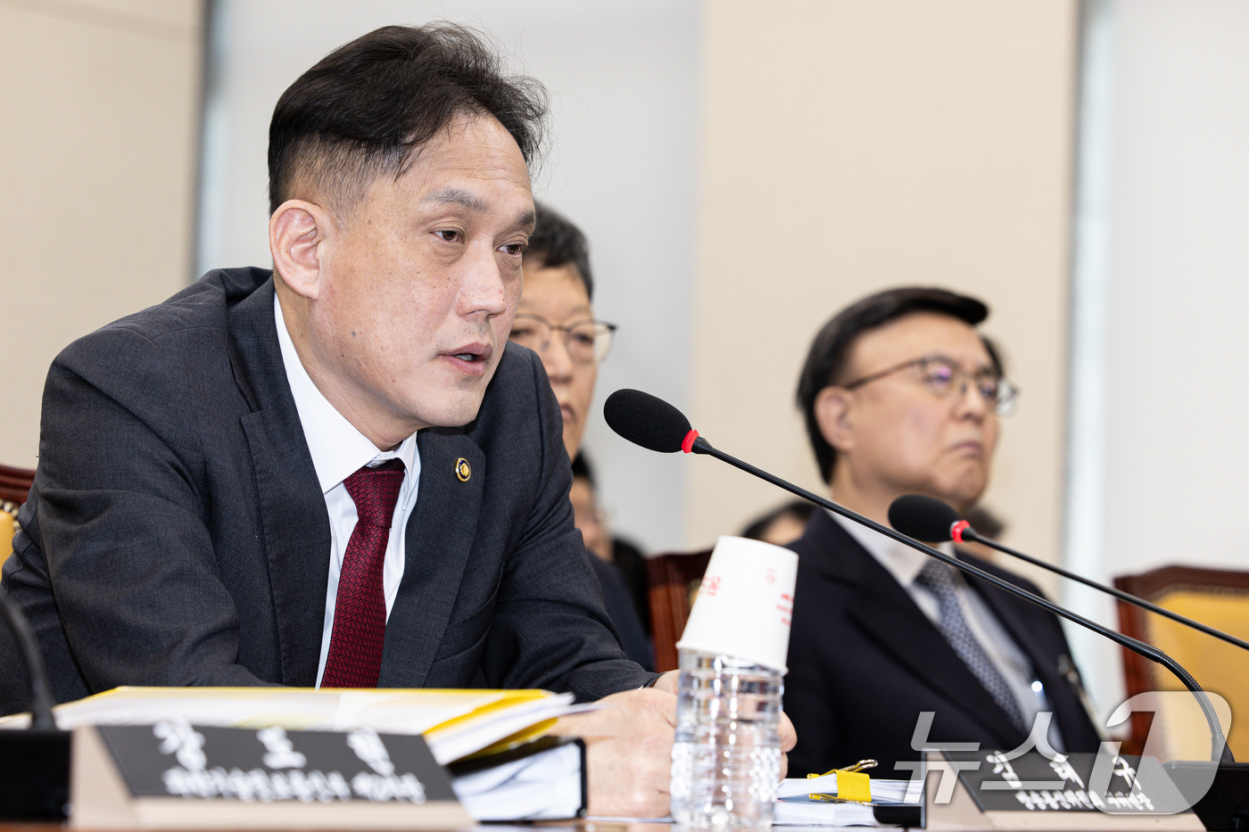 (서울=뉴스1) 이재명 기자 = 김태규 방송통신위원회 부위원장이 30일 오전 서울 여의도 국회에서 열린 제424회 국회(임시회) 과학기술정보방송통신위원회 제5차 전체회의에서 의원 …