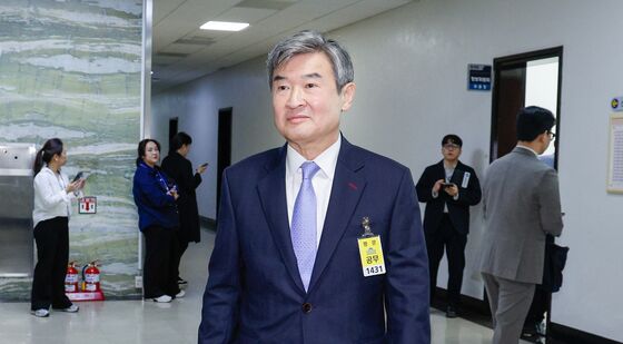 정보위 회의실 들어가는 조태용 국정원장