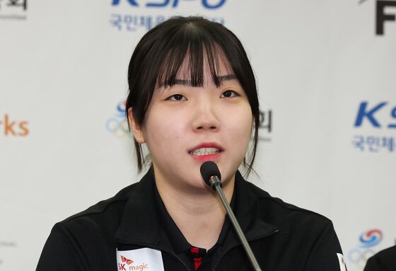 펜싱 여자 사브르 전하영, 서울 그랑프리 우승…결승서 김정미 제압