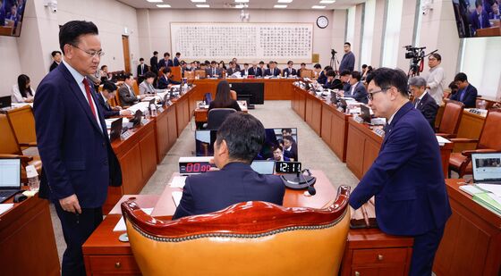 여야 간사와 대화하는 정청래 법사위원장
