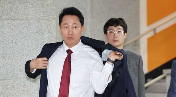 시의회 출석하는 오세훈