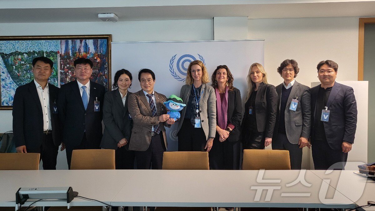 본문 이미지 - 전남 여수시가 28일 독일에 위치한 유엔기후변화협약 사무국을 방문해 당사국총회 유치에 나서고 있다.(여수시 제공. 재판매 및 DB 금지)