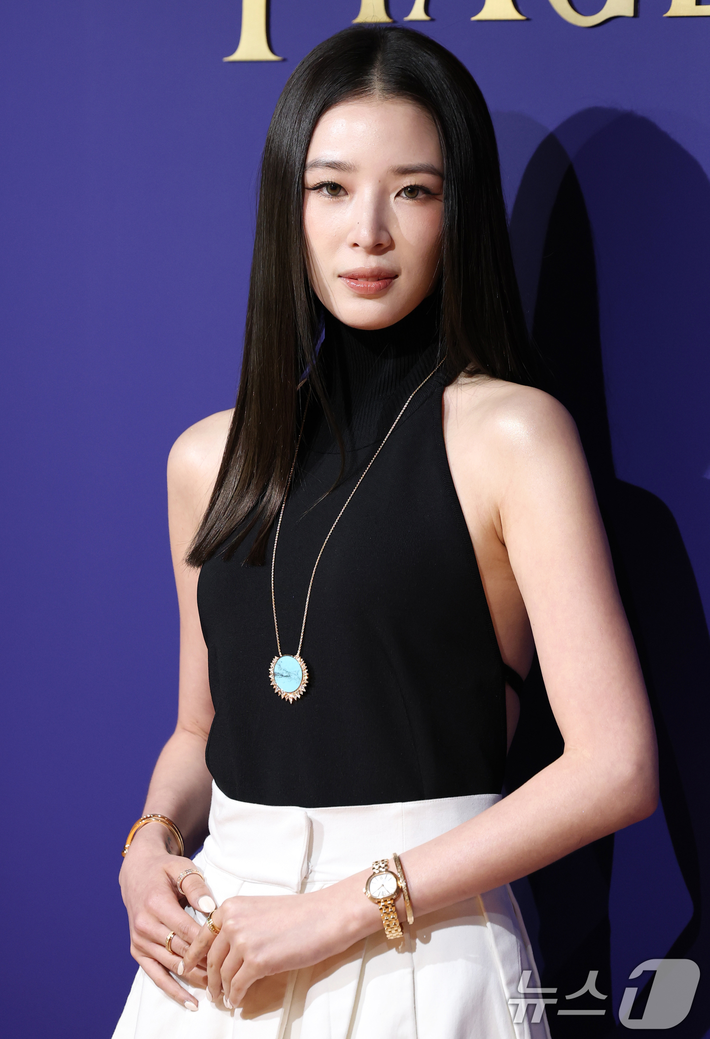 (서울=뉴스1) 권현진 기자 = 모델 아이린이 30일 오후 서울 용산구 이태원로 에서 진행된 스위스 워치 메이커 피아제 식스티 론칭 기념행사에 참석해 포즈를 취하고 있다. 2025 …