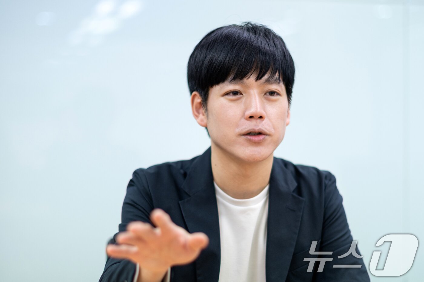 본문 이미지 - 이동수 청년정치크루 대표는 &#34;특정 정치 이슈에 매몰되는 것을 경계해야 한다.  또다시 정치 보복과 같은 이슈가 주요 의제로 다뤄지면 골든타임을 놓치게 된다&#34;고 말했다. 2025.4.30/뉴스1 ⓒ News1 이승배 기자