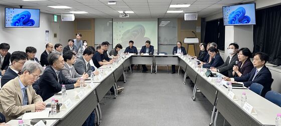 교육부·의대 "30일자로 유급 확정…누구도 번복할 수 없어"