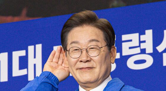 이재명 '경청 퍼포먼스'