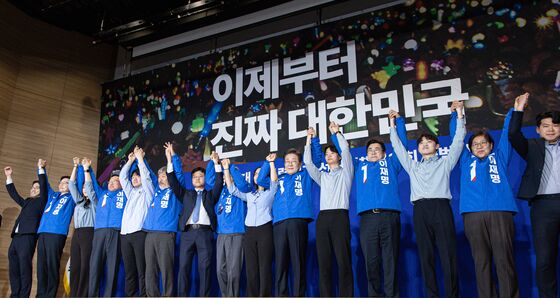 '좌친명 우보수' 이재명 선대위 출항…"겸손하게 경청"