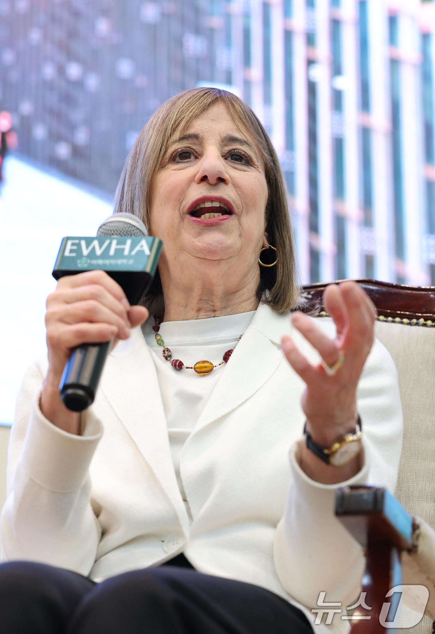 (서울=뉴스1) 신웅수 기자 = 웬디 커틀러(Wendy Cutler) 전 미국 무역대표부(USTR) 부대표가 30일 오후 서울 서대문구 이화여대 이삼봉홀에서 '한미 경제 관계: 협 …
