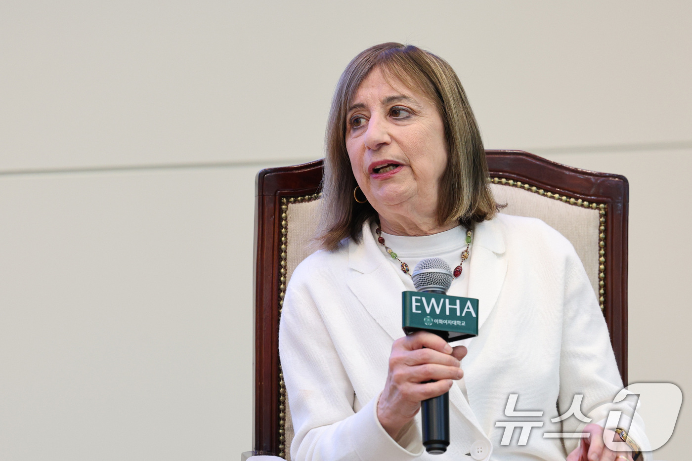 (서울=뉴스1) 신웅수 기자 = 웬디 커틀러(Wendy Cutler) 전 미국 무역대표부(USTR) 부대표가 30일 오후 서울 서대문구 이화여대 이삼봉홀에서 '한미 경제 관계: 협 …
