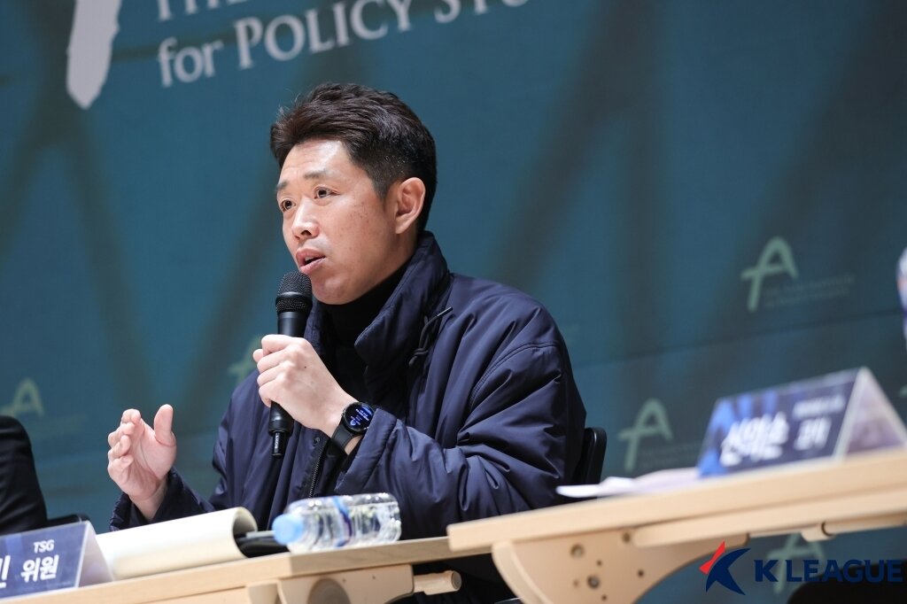본문 이미지 - 역대 최연소 전력강화위원장으로 선임된 현영민 위원장&#40;한국프로축구연맹 제공&#41;