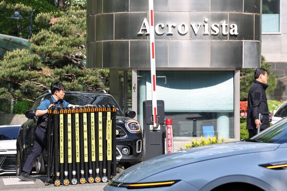 '건진 샤넬백' 꼬리 무는 의혹들…'김건희 로비' 실체 밝혀질까