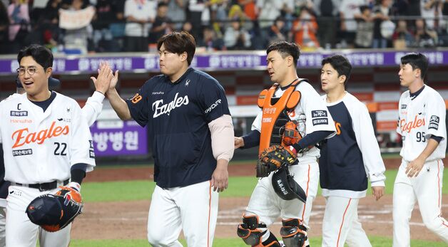 4연승 이어가는 한화..승리 투수는 류현진!