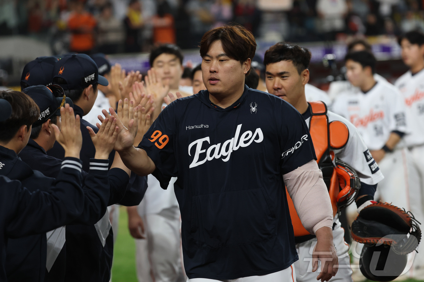 (대전=뉴스1) 김기남 기자 = 30일 대전 한화생명볼파크에서 열린 '2025 신한 SOL 뱅크 KBO리그' 프로야구 한화 이글스와 LG 트윈스 경기에서 한화가 5대2 승리, 4연 …