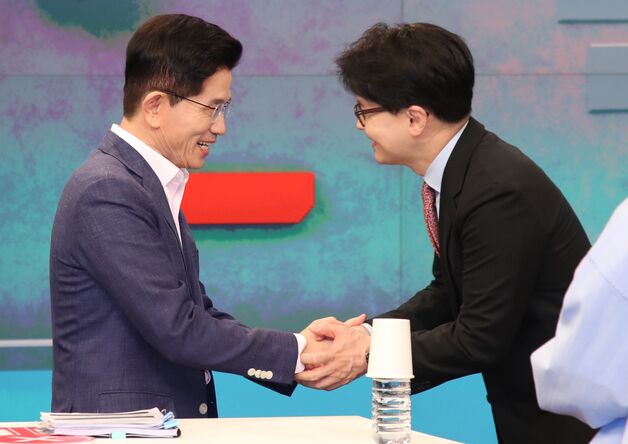 한 "GTX 무슨 재정으로 하냐" vs 김 "메가폴리스 임기내 가능한가"