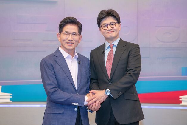 국힘 후보 된 직후 '韓 단일화' 묻자…김문수 '○' 한동훈 '△'