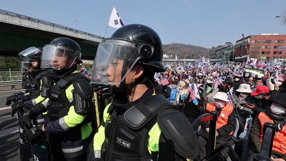 집회·시위 현장서 경찰 기동대 사라진다…"통제 아닌 자율로 전환"
